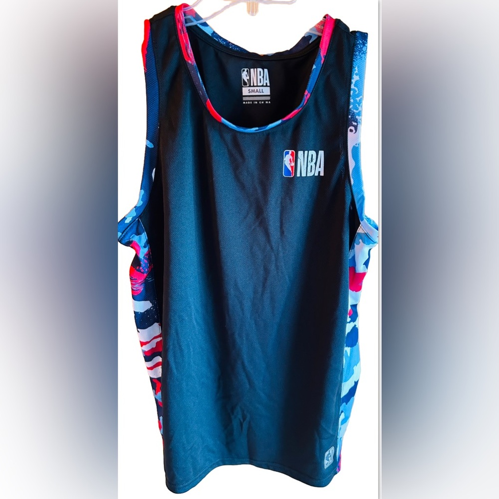 NBA Small Red White & Blue Camouflage Unisex Sleeveless Shirt Excellent  Shape